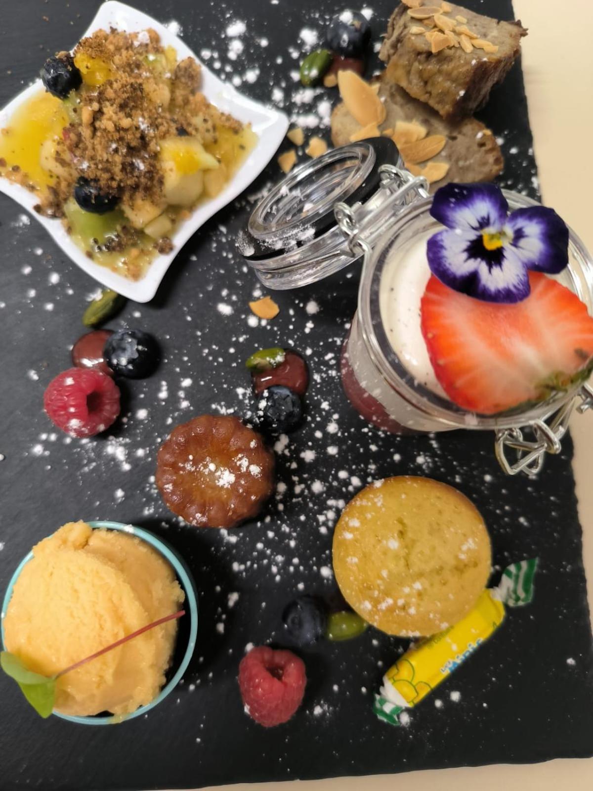 Chateau D'Arance Hotel Restaurant Espace Bien-Etre Cette-Eygun ภายนอก รูปภาพ