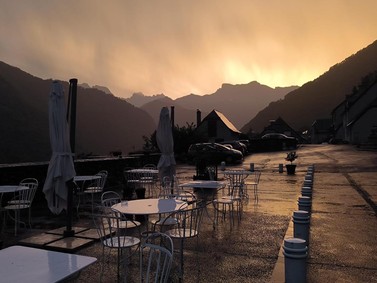 Chateau D'Arance Hotel Restaurant Espace Bien-Etre Cette-Eygun ภายนอก รูปภาพ